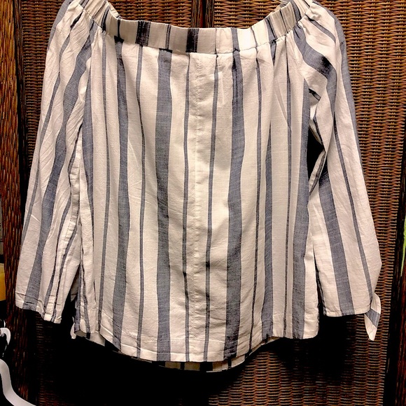 NWOT COTTON CONCEPTS- Off-the-Shoulders Striped Blouse. Sz Large - Picture 2 of 6